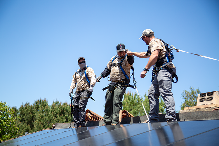 A Semper Solaris installation team creates affordable independent energy for a San Diego resident. 